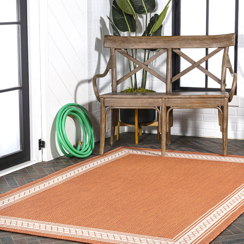 Lucia Classic Diamond Border Indoor/Outdoor Area Rug