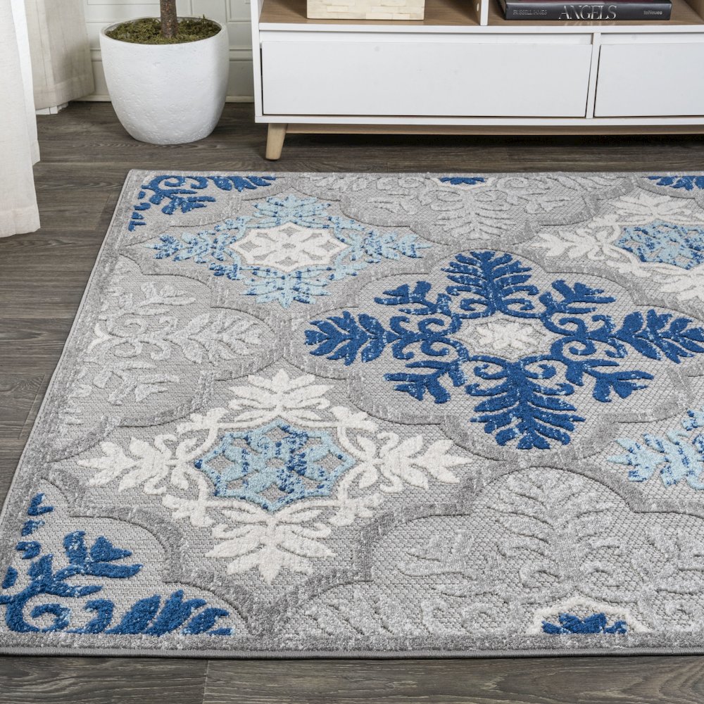 Cassis Ornate Ogee Trellis High-Low Indoor/Outdoor Area Rug