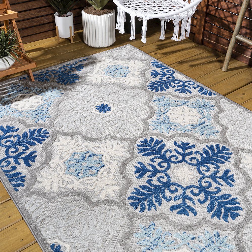 Cassis Ornate Ogee Trellis High-Low Indoor/Outdoor Area Rug
