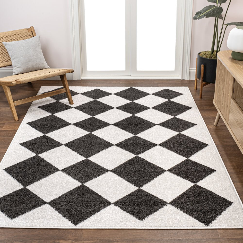 Draper Classic Geometric Diamond Pattern Area Rug