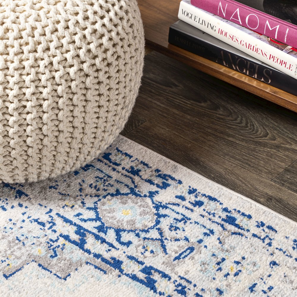 Inigo Cottage Medallion Area Rug