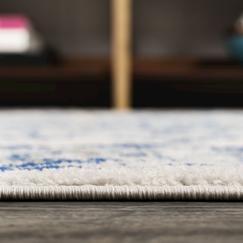 Inigo Cottage Medallion Area Rug