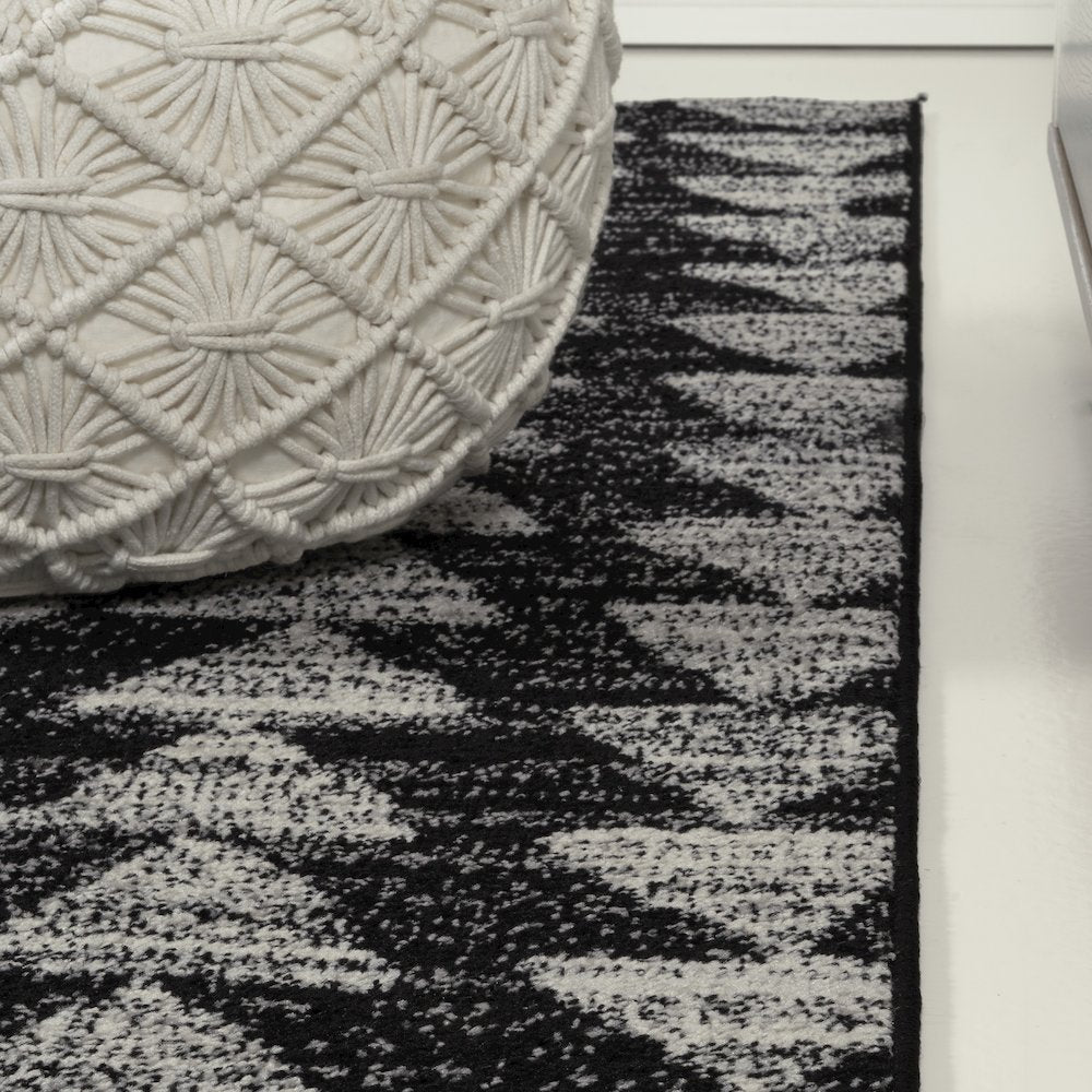 Aisha Moroccan Triangle Geometric Area Rug