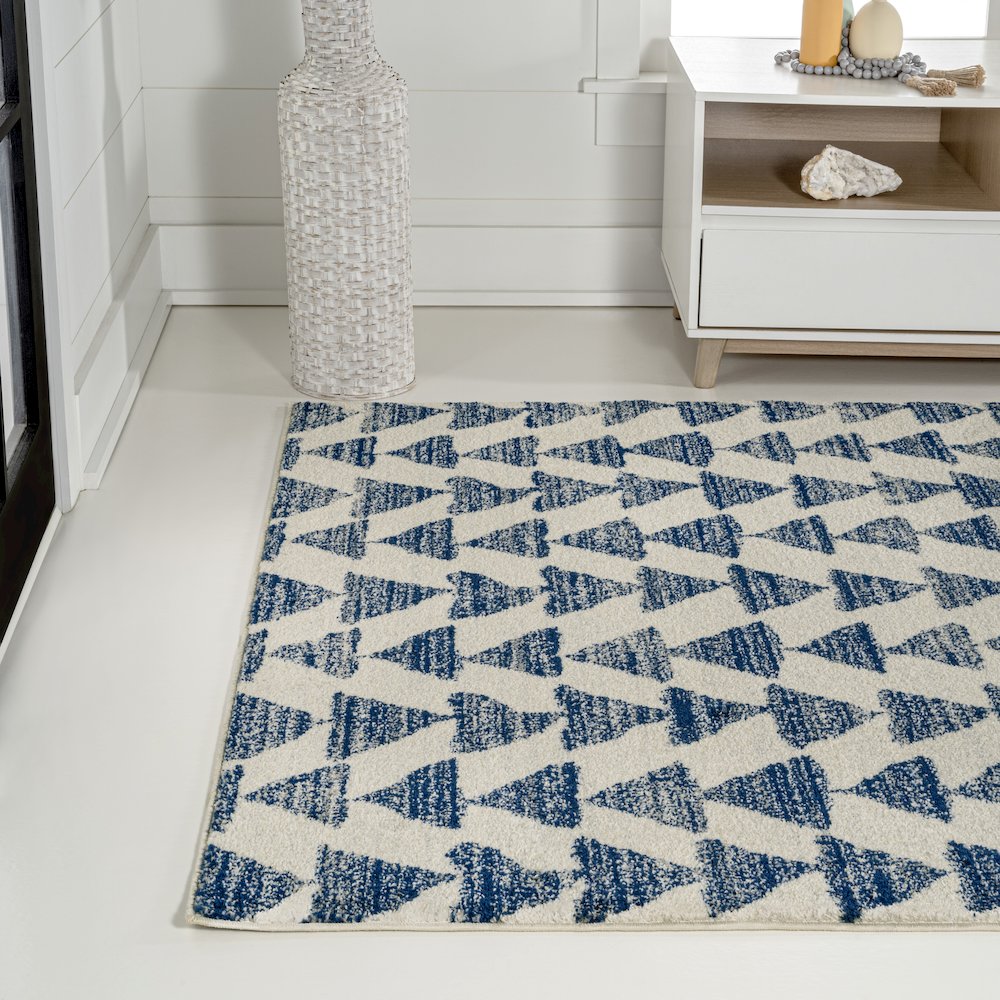 Aisha Moroccan Triangle Geometric Area Rug