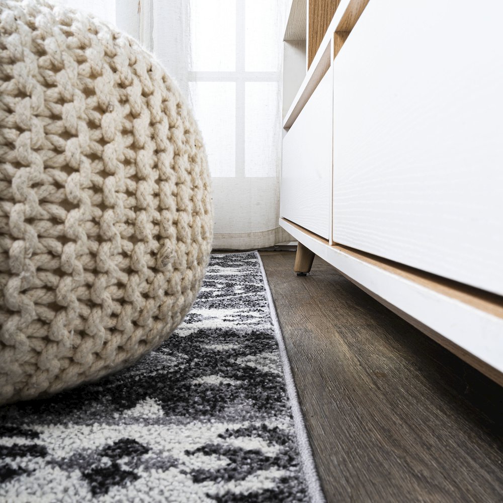 Sura Modern Kilim Geometric Area Rug