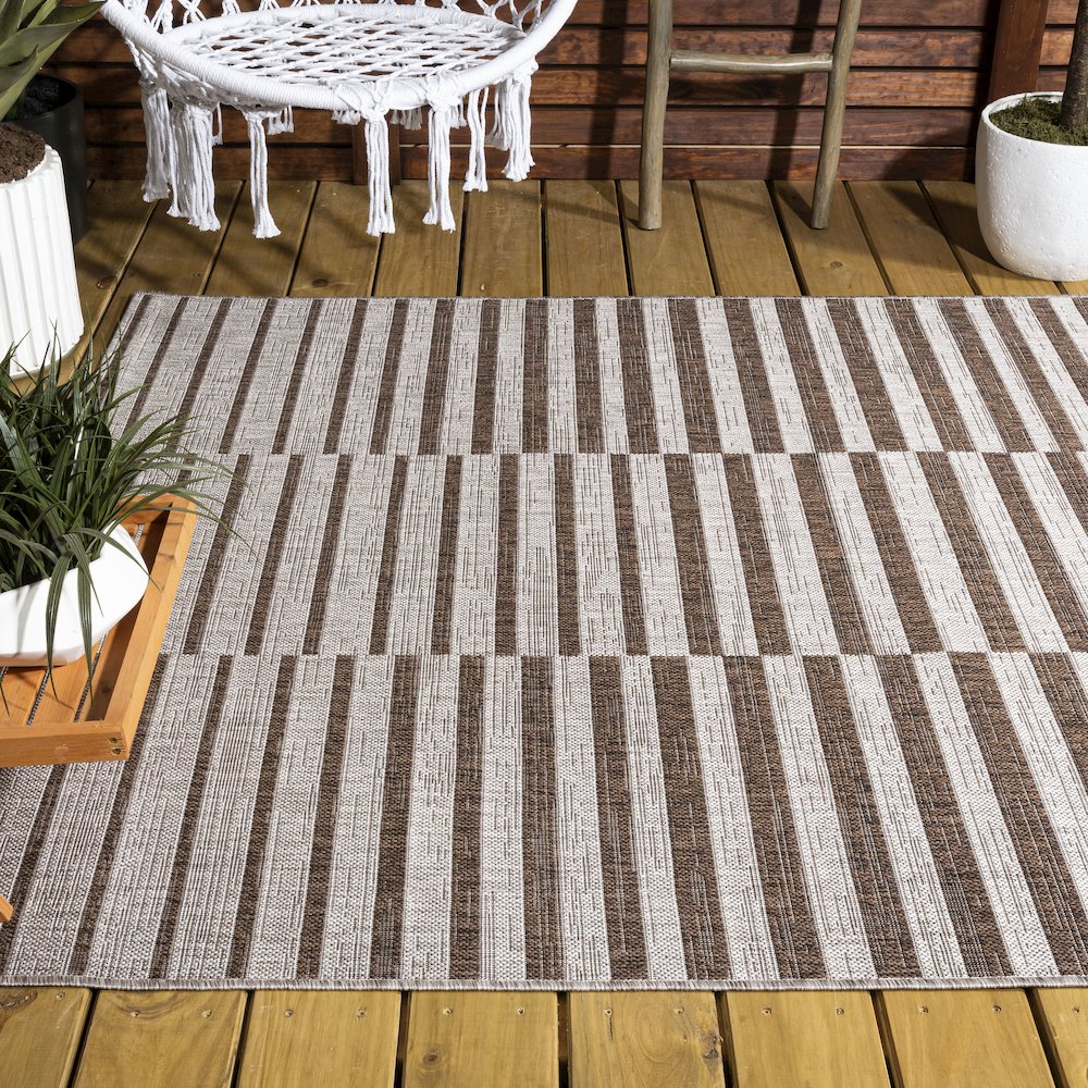 Sukie Modern Offset Stripe Indoor/Outdoor Area Rug