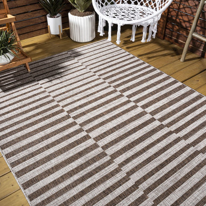 Sukie Modern Offset Stripe Indoor/Outdoor Area Rug