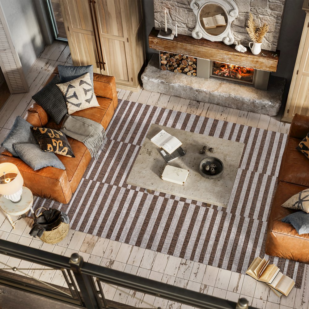 Sukie Modern Offset Stripe Indoor/Outdoor Area Rug