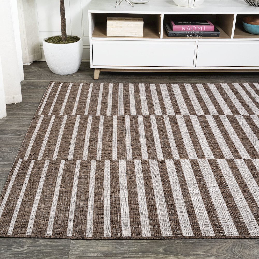 Sukie Modern Offset Stripe Indoor/Outdoor Area Rug