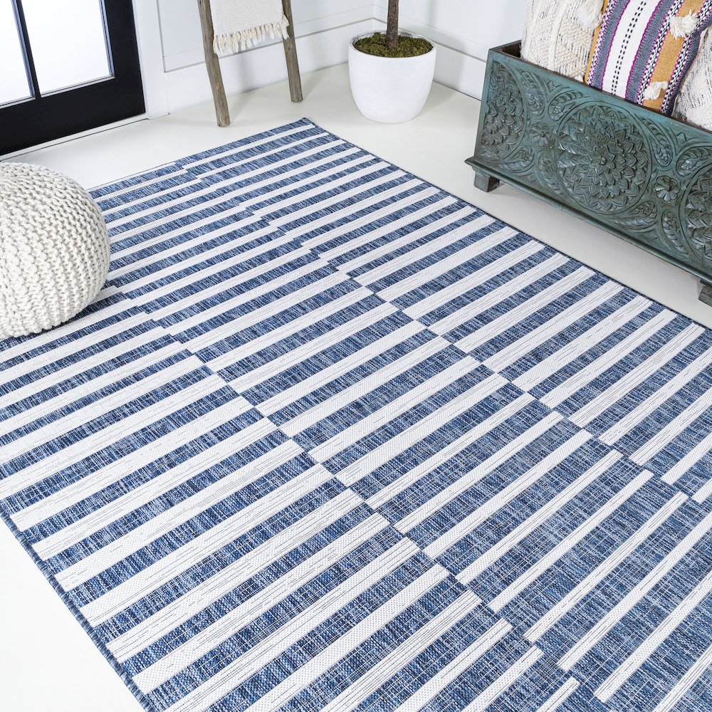 Sukie Modern Offset Stripe Indoor/Outdoor Area Rug