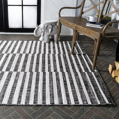 Sukie Modern Offset Stripe Indoor/Outdoor Area Rug