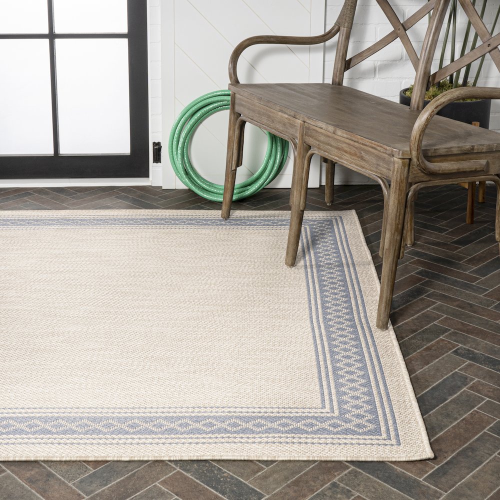 Lucia Classic Diamond Border Indoor/Outdoor Area Rug