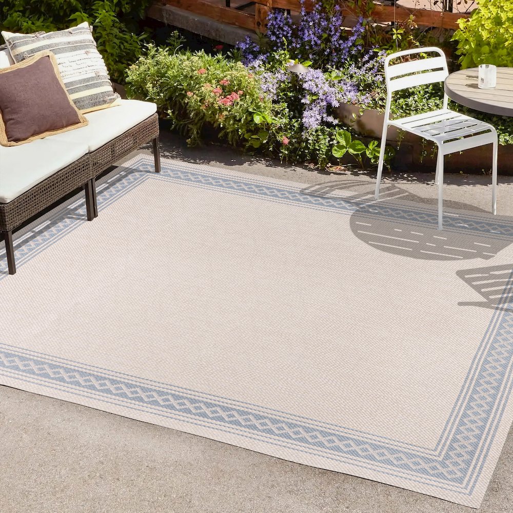 Lucia Classic Diamond Border Indoor/Outdoor Area Rug