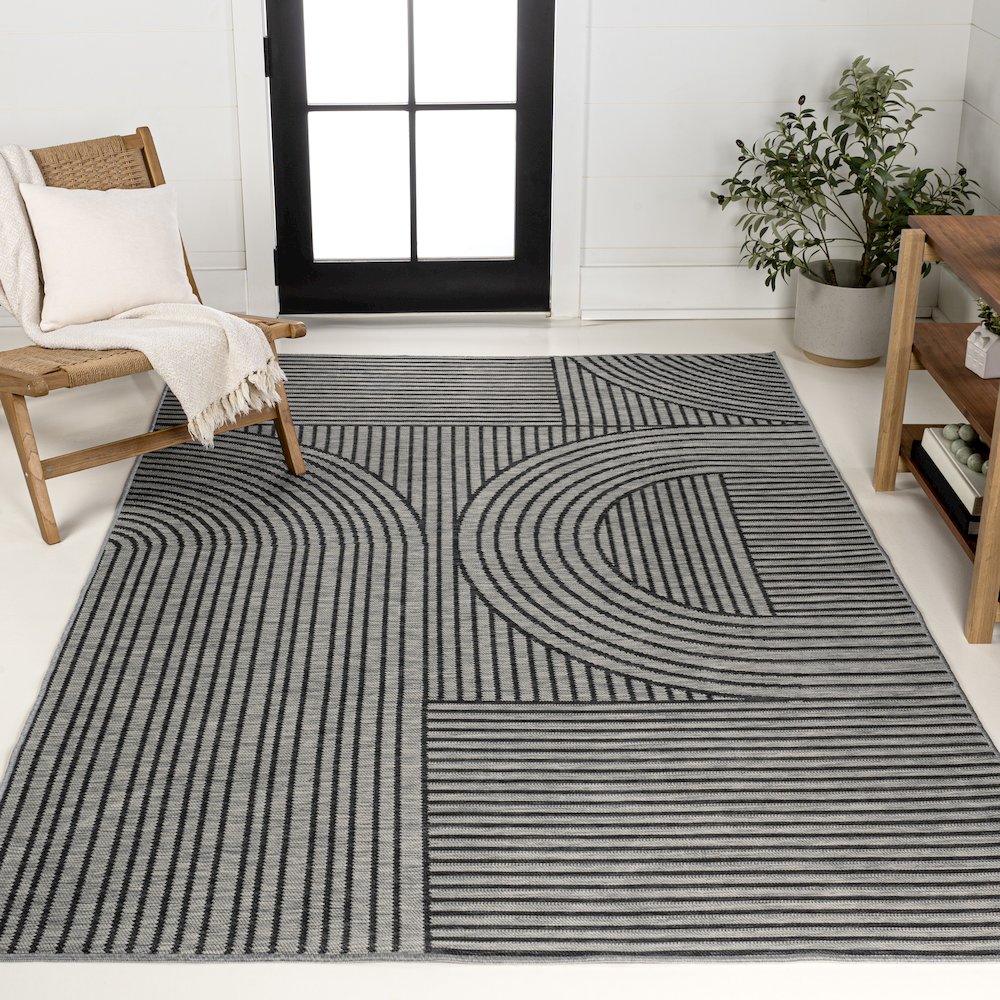 Arch Stripe Reversible Machine-Washable Indoor/Outdoor Runner Rug