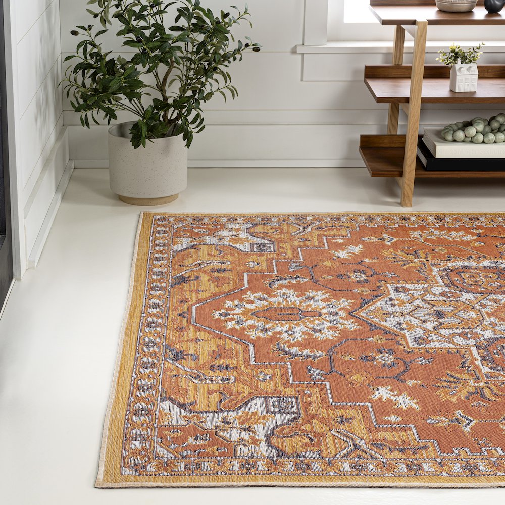 Medallion Reversible Machine-Washable Indoor/Outdoor Runner Rug