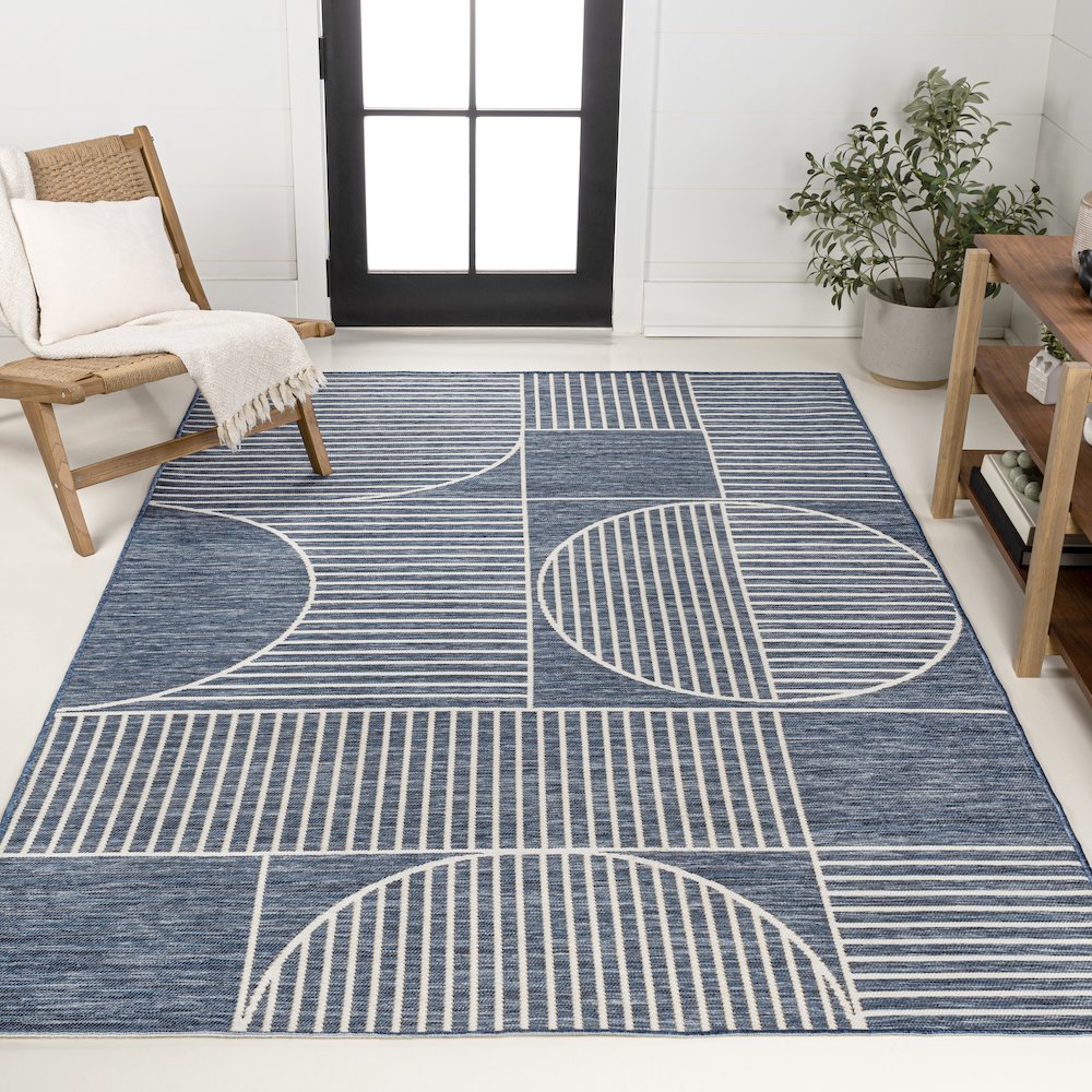 Geometric Lines Reversible Machine-Washable Indoor/Outdoor Area Rug