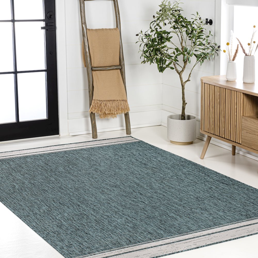 Alda Modern Minimalist Mingled Solid Indoor/Outdoor Area Rug
