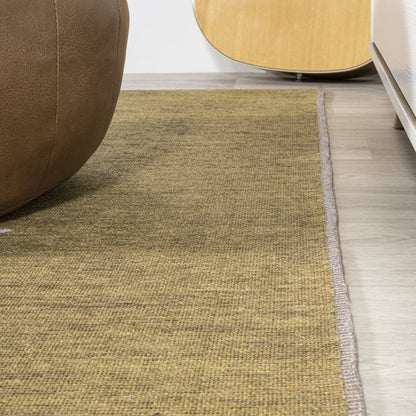 Chayton Minimalist Geometric Machine Washable Area Rug