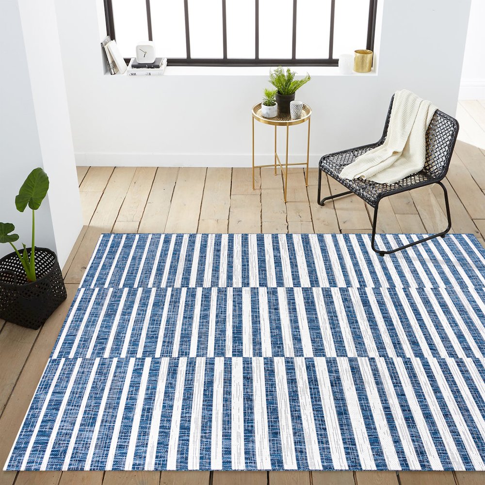 Sukie Modern Offset Stripe Indoor/Outdoor Area Rug