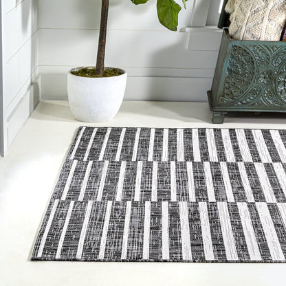 Sukie Modern Offset Stripe Indoor/Outdoor Area Rug