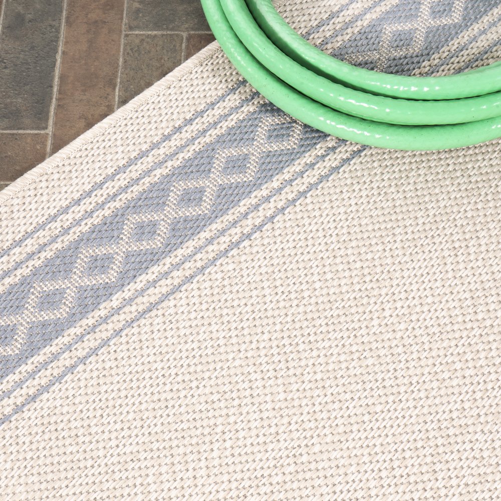 Lucia Classic Diamond Border Indoor/Outdoor Area Rug