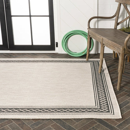 Lucia Classic Diamond Border Indoor/Outdoor Area Rug