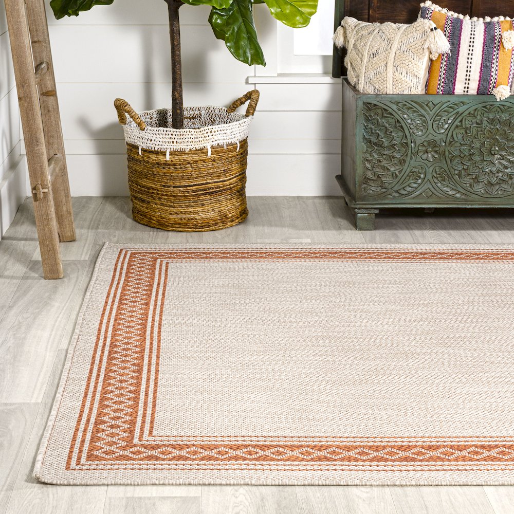 Lucia Classic Diamond Border Indoor/Outdoor Area Rug