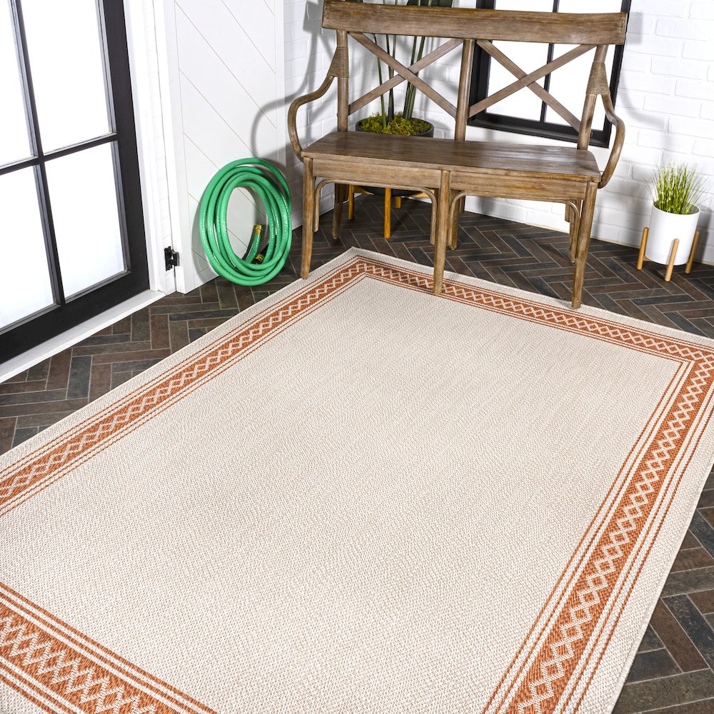 Lucia Classic Diamond Border Indoor/Outdoor Area Rug