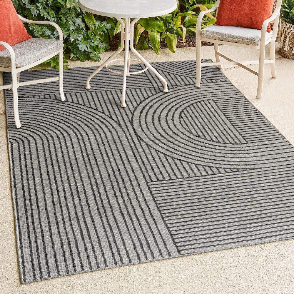 Arch Stripe Reversible Machine-Washable Indoor/Outdoor Runner Rug