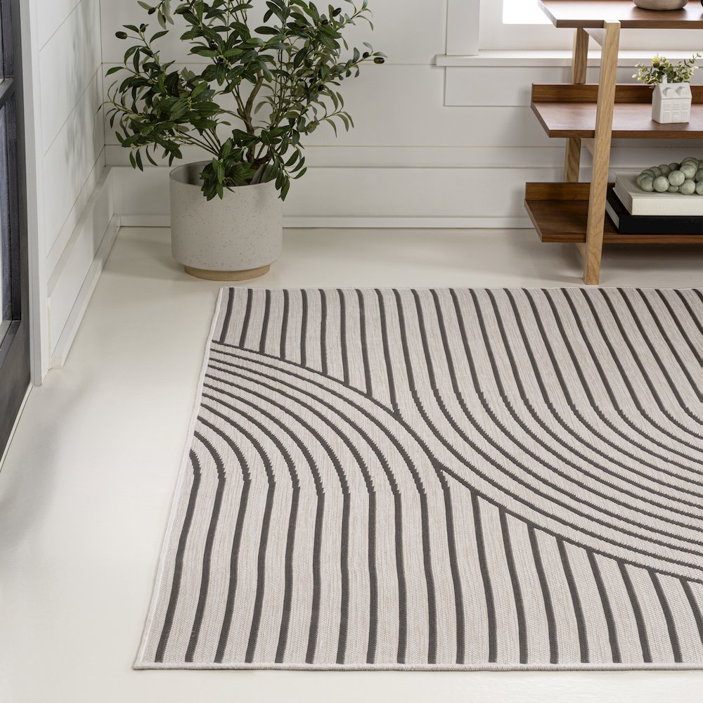 Curve Stripe Reversible Machine-Washable Indoor/Outdoor Area Rug