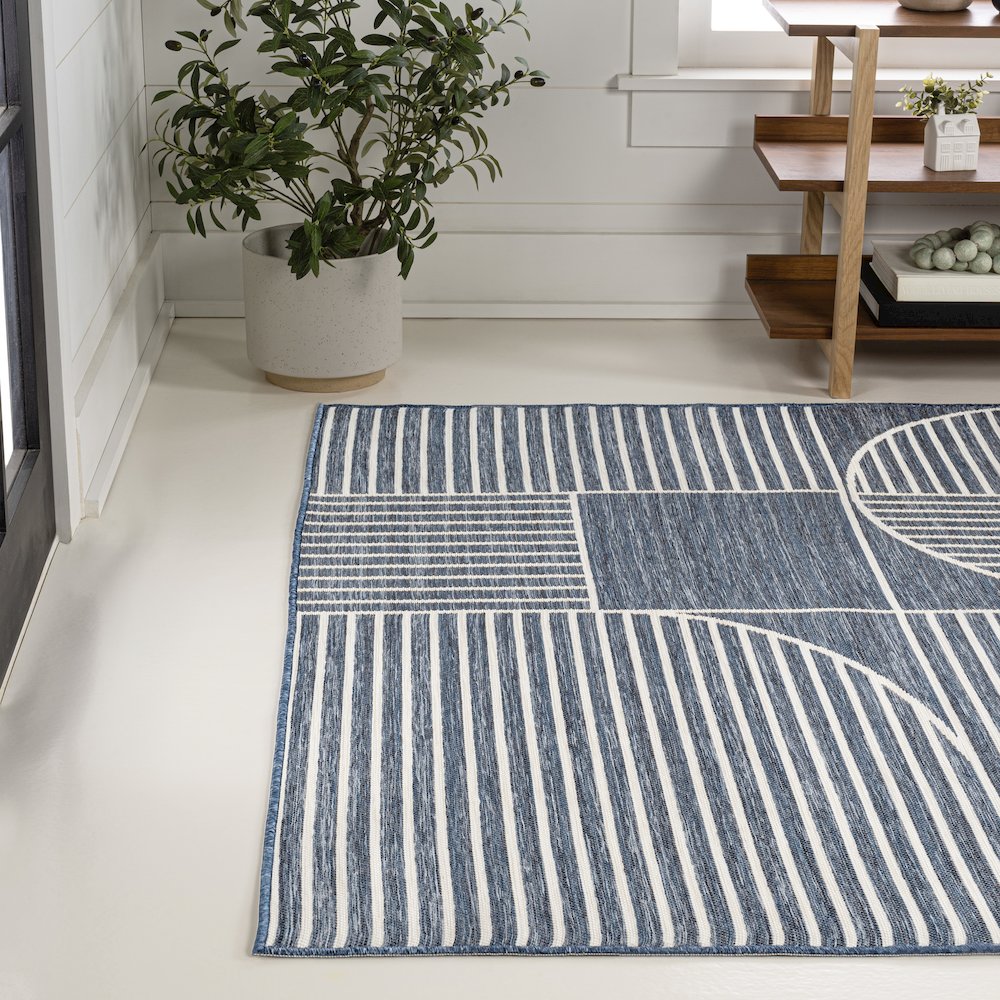 Geometric Lines Reversible Machine-Washable Indoor/Outdoor Area Rug