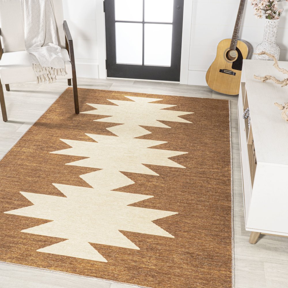 Chayton Minimalist Geometric Machine Washable Area Rug