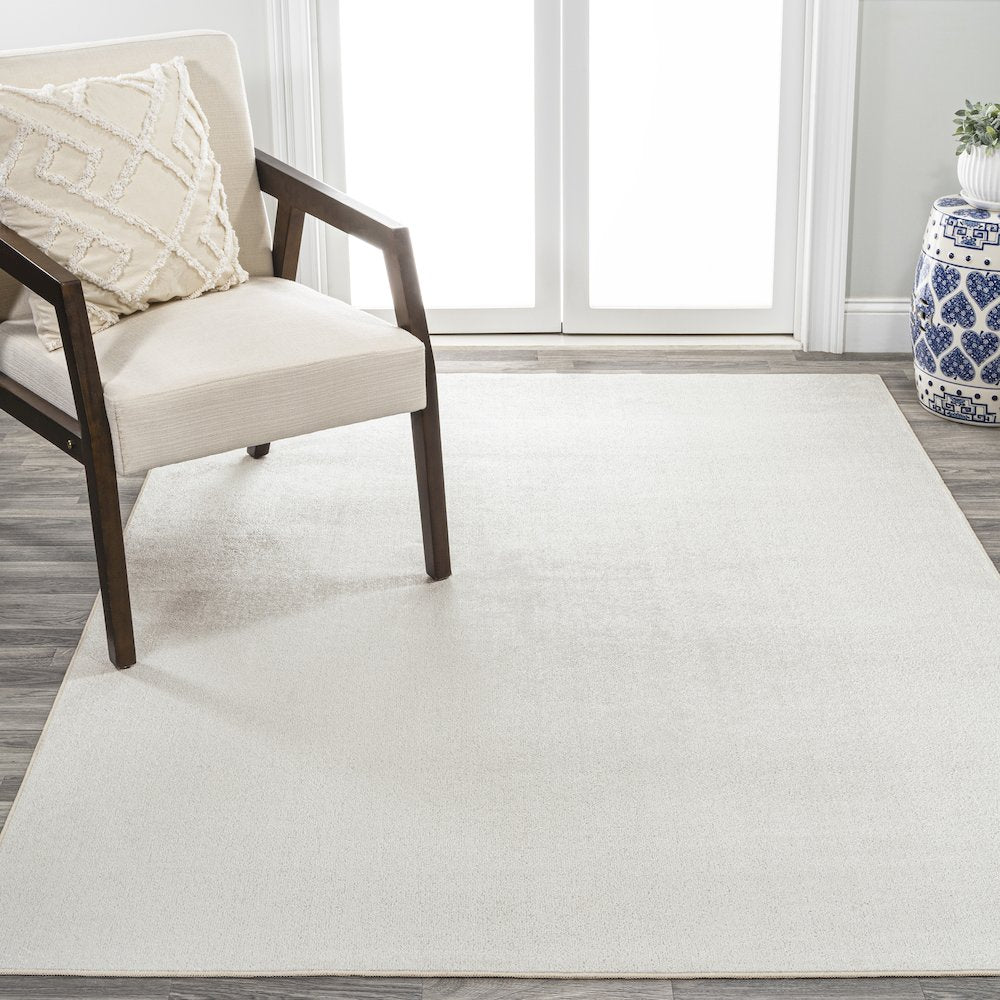 Twyla Classic Solid Low-Pile Machine-Washable Area Rug