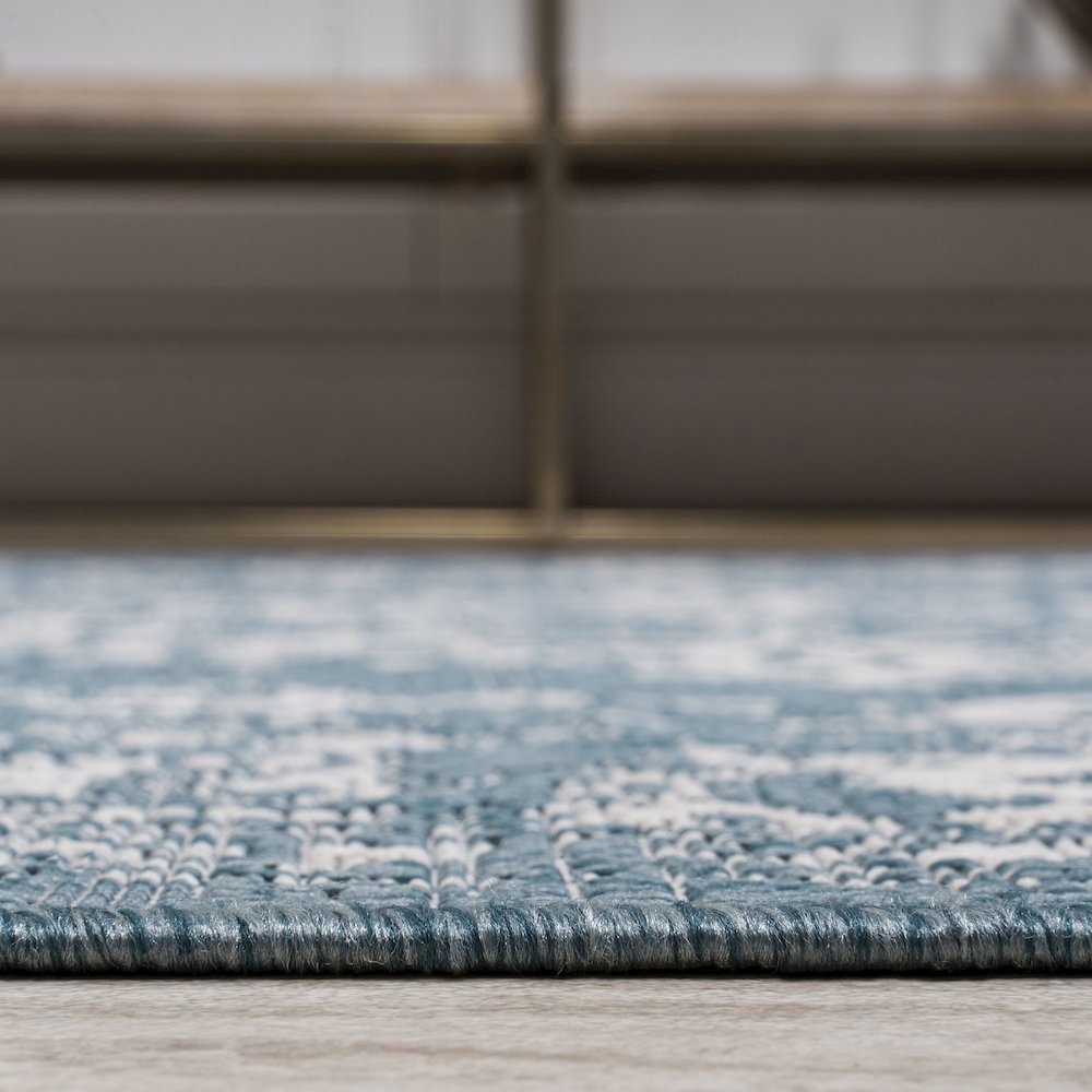 Galon Filigree Indoor/Outdoor Area Rug