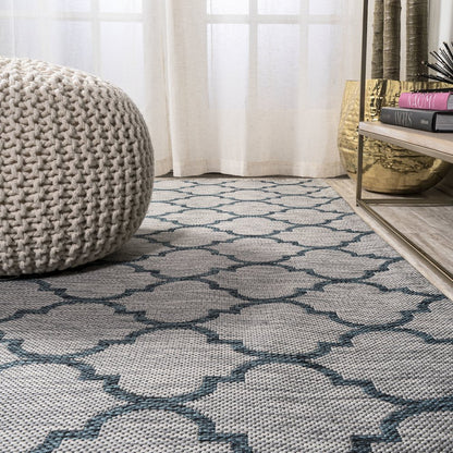 Arabesque Ogee Trellis Indoor/Outdoor Area Rug