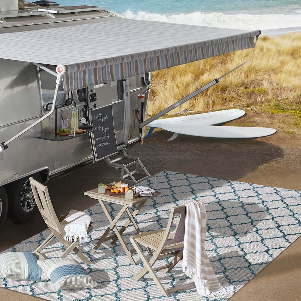Arabesque Ogee Trellis Indoor/Outdoor Area Rug