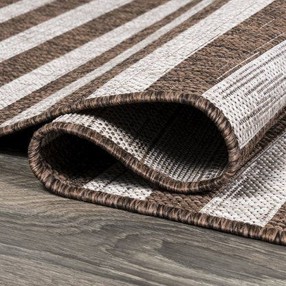 Sukie Modern Offset Stripe Indoor/Outdoor Area Rug