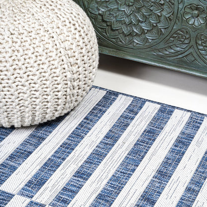 Sukie Modern Offset Stripe Indoor/Outdoor Area Rug