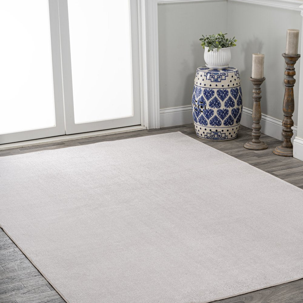 Twyla Classic Solid Low-Pile Machine-Washable Area Rug