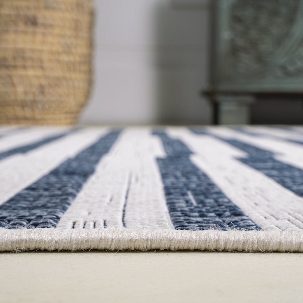 Sukie Modern Offset Stripe Indoor/Outdoor Area Rug