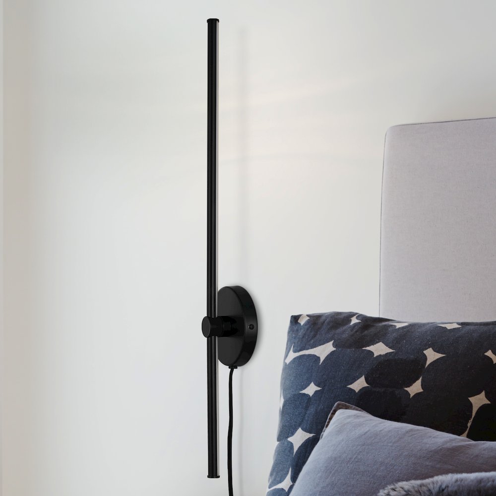 Minimalist Iron Adjustable Bar Integrated Led Plug-In Sconce