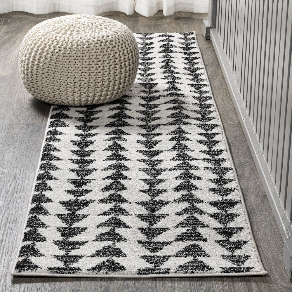 Aisha Moroccan Triangle Geometric Area Rug