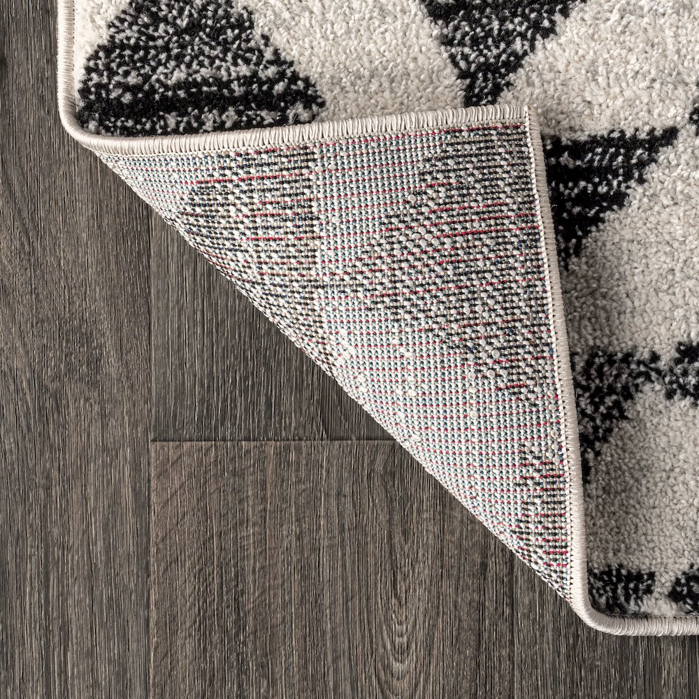 Aisha Moroccan Triangle Geometric Area Rug