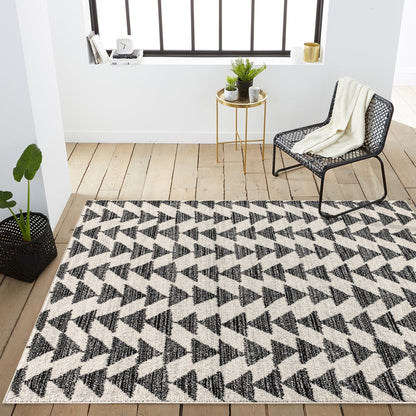 Aisha Moroccan Triangle Geometric Area Rug