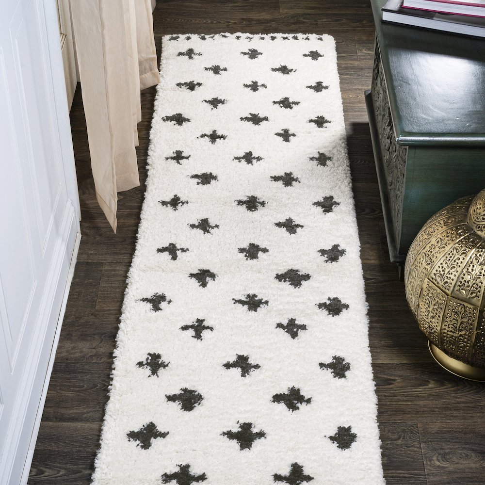 Cristo Berber Geometric Shag Area Rug