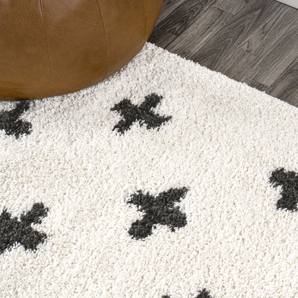 Cristo Berber Geometric Shag Area Rug