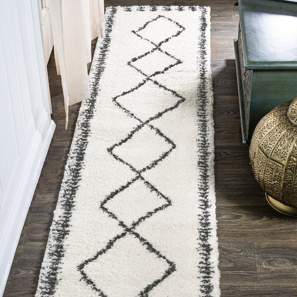 Calvia Moroccan Diamond Shag Area Rug