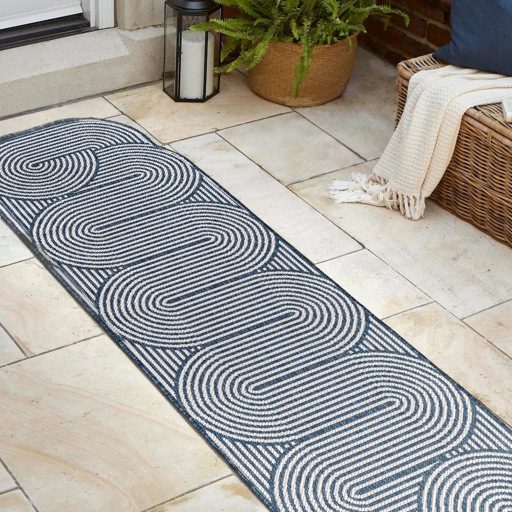 Cream/Navy 2 ft. x 8 ft. Indoor/Outdoor Shaped Runner Rug
