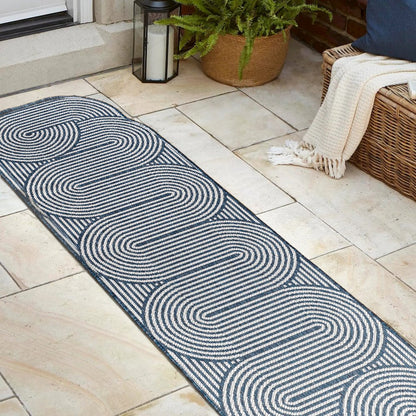 Cream/Navy 2 ft. x 8 ft. Indoor/Outdoor Shaped Runner Rug