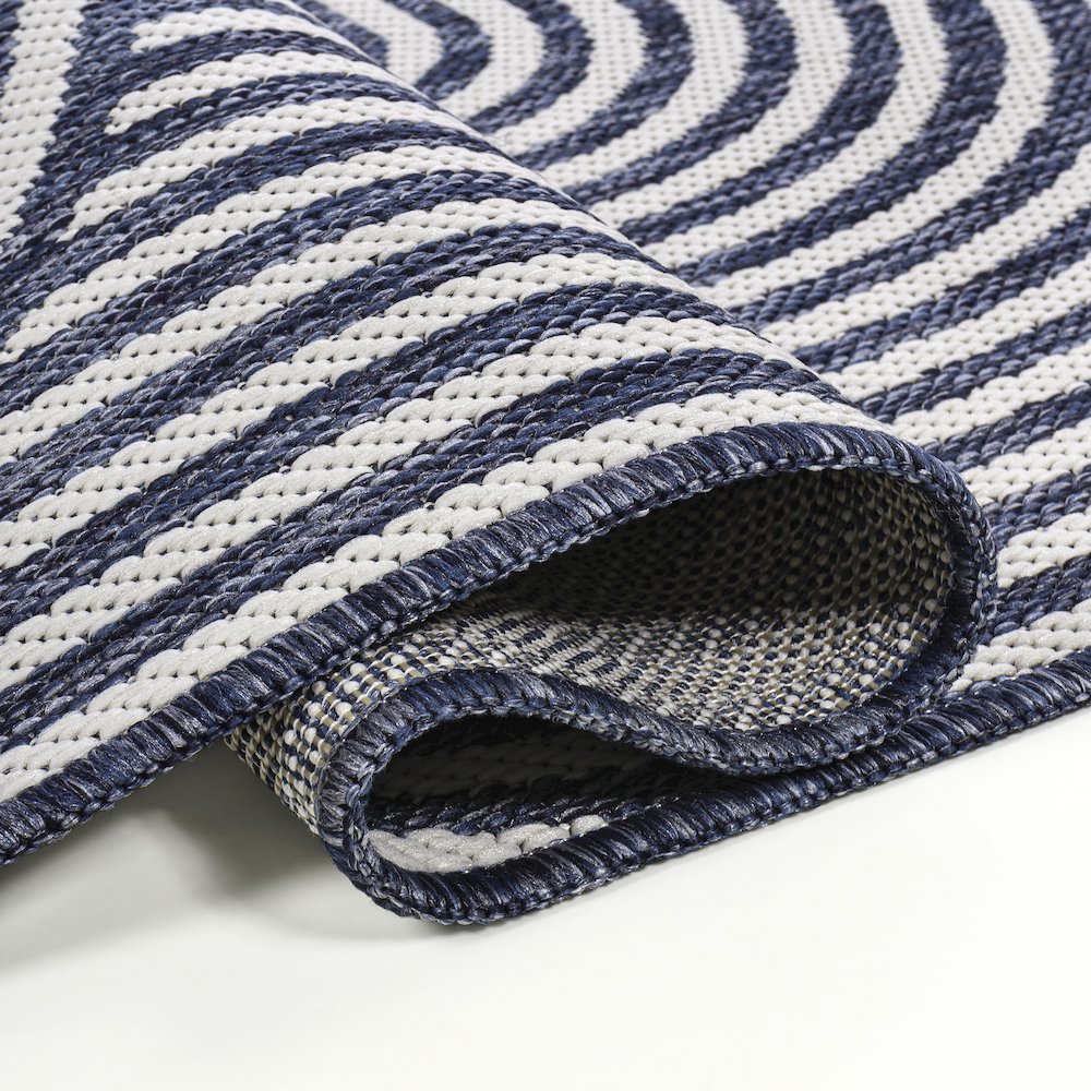 Cream/Navy 2 ft. x 8 ft. Indoor/Outdoor Shaped Runner Rug